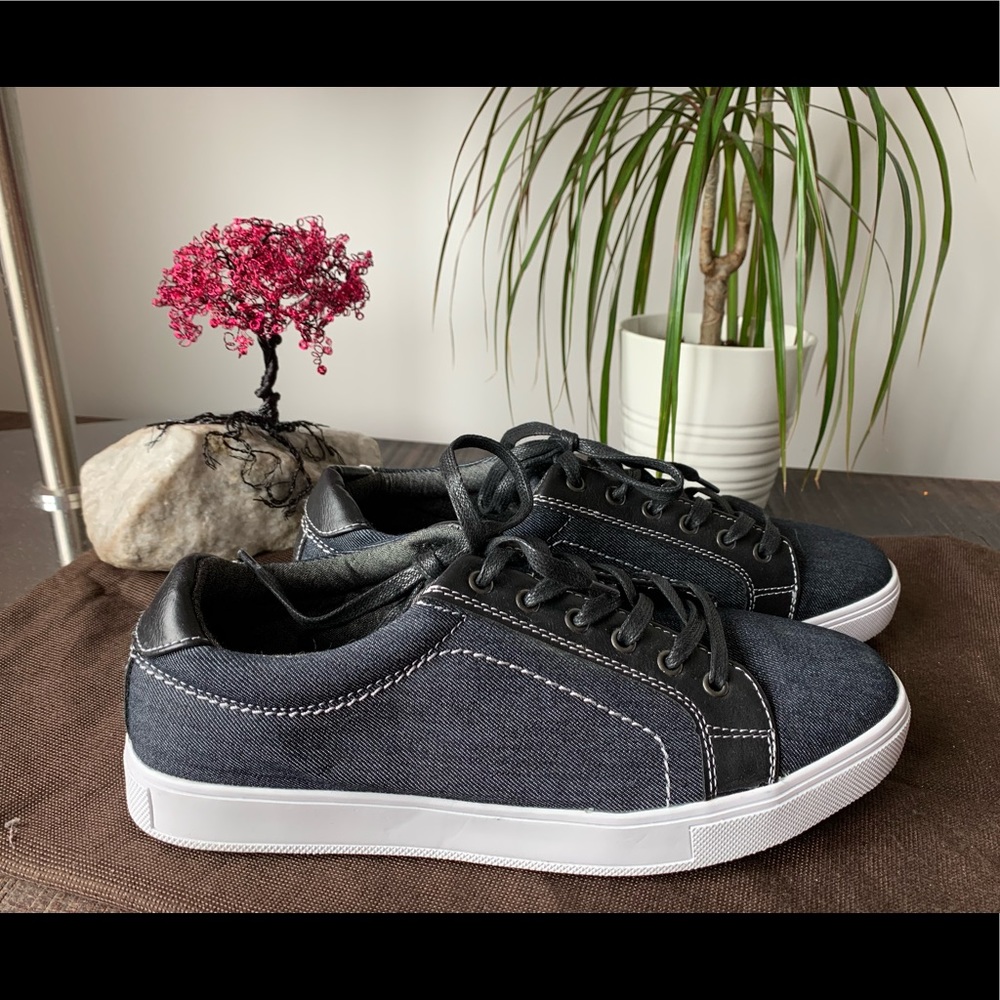 New Steve Madden Men shoe
